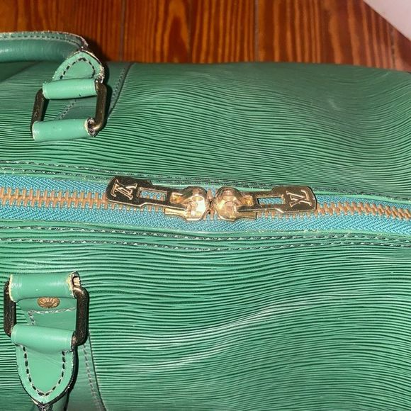Louis Vuitton Green Epi Leather Keepall 50 Authentic - Picture 8 of 16